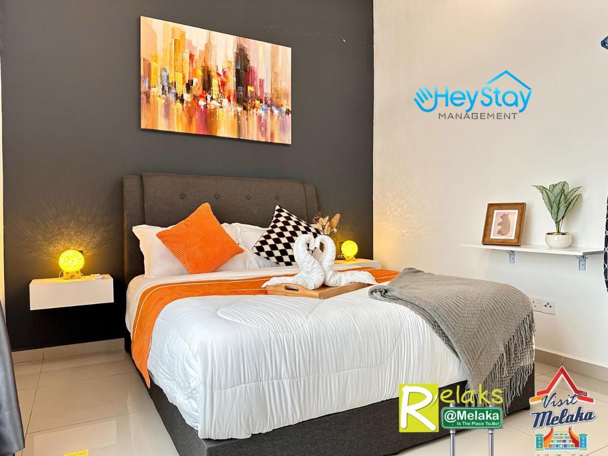 Novo 8 Residence Bachang By Heystay Management Kampong Tambak Exterior photo