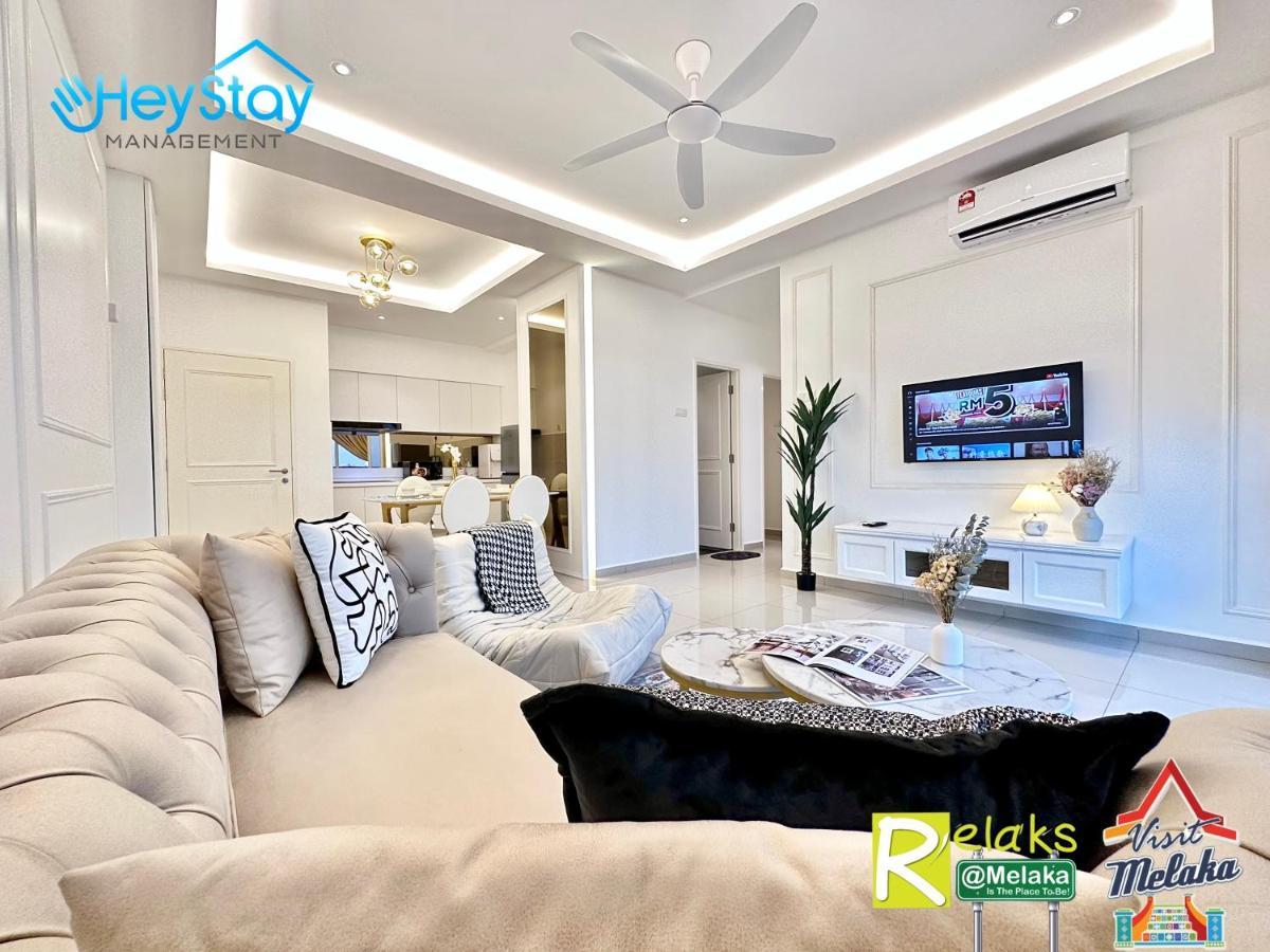 Novo 8 Residence Bachang By Heystay Management Kampong Tambak Exterior photo