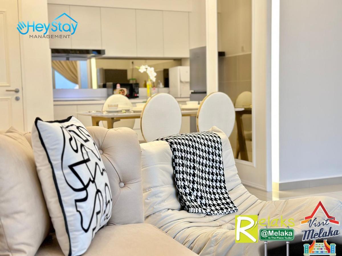 Novo 8 Residence Bachang By Heystay Management Kampong Tambak Exterior photo