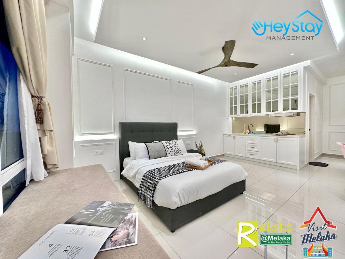 Novo 8 Residence Bachang By Heystay Management Kampong Tambak Exterior photo